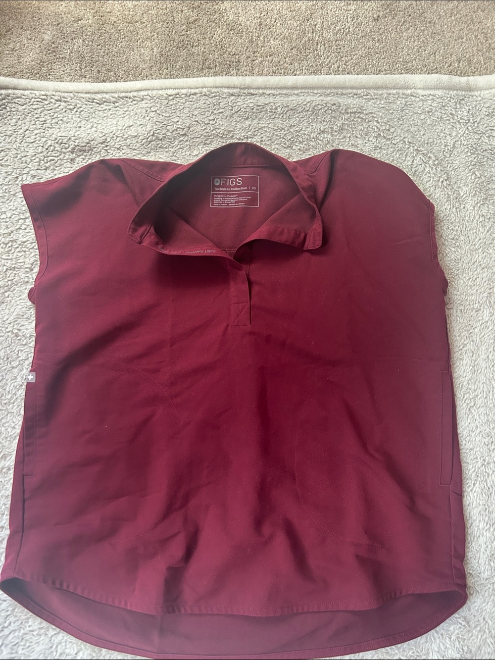 Figs Short Sleeve Polo Top in Burgundy